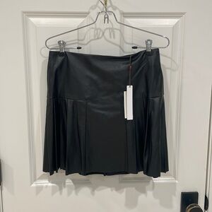 Leather skirt with pleats